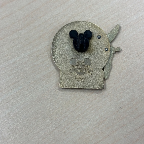 Walt Disney’s Tinkerbell and Castle trading pin - 2006 - EUC - Picture 3 of 4